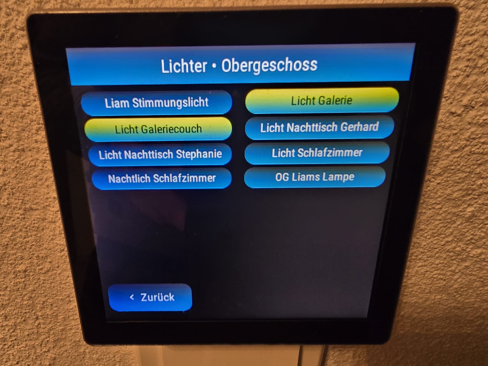 Wand-Tablet mit Lichtsteuerung fuer das Obergeschoss